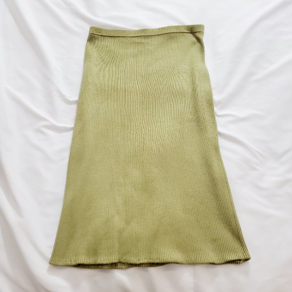 Newport News Dresses & Skirts - NEWPORT NEWS Jeanology Vtg 90s Pea Green Ribbed Midi Skirt GUC